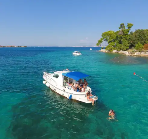 Halbtägige private Bootstour von Zadar zu den nahegelegenen Inseln.