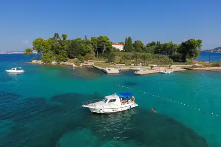 Halbtägige private Bootstour von Zadar zu den nahegelegenen Inseln.