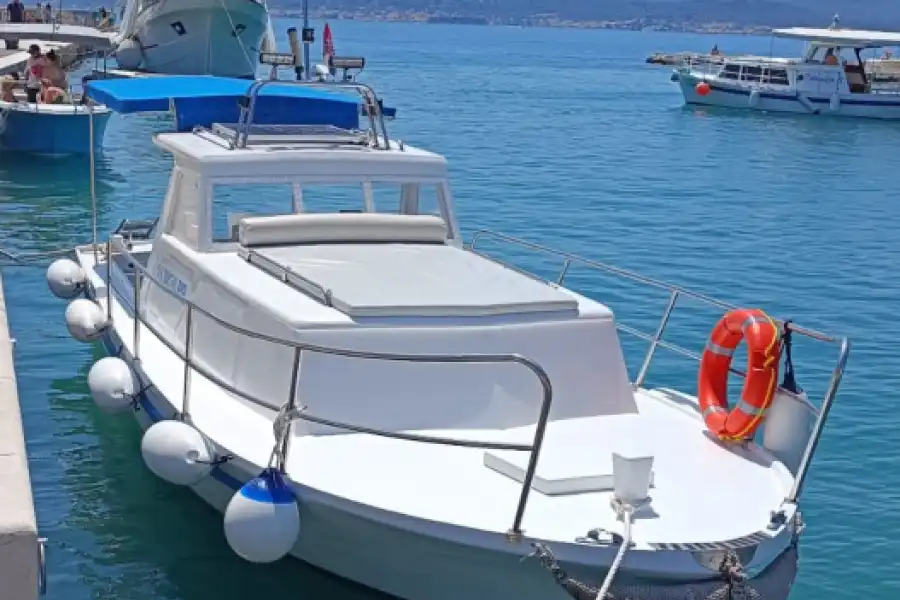 Half-Day Private  Boat Tour on a Traditional Wooden boat