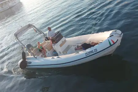 Halbtages-Speedboat-Tour zu den nahegelegenen Zadar-Inseln